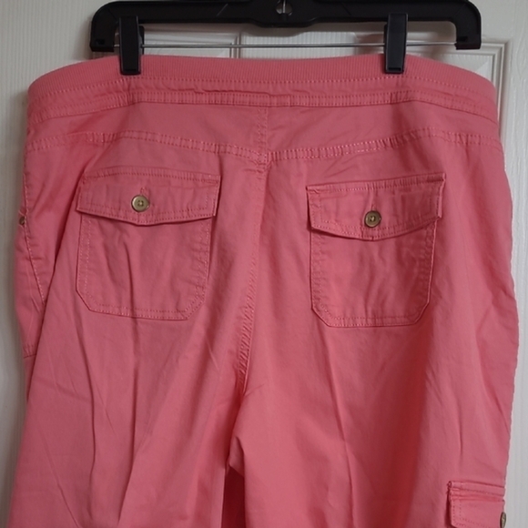 Bundle of Three Capris - Floral White, Denim Blue, and Pink Cargo Pants - Picture 8 of 15